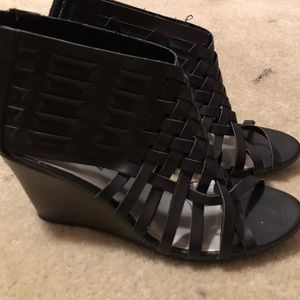 American Eagle Black Strappy Wedges Size 7.5
